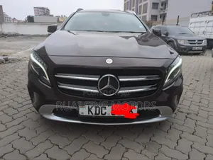 Mercedes-Benz GLA 250 2015 Brown