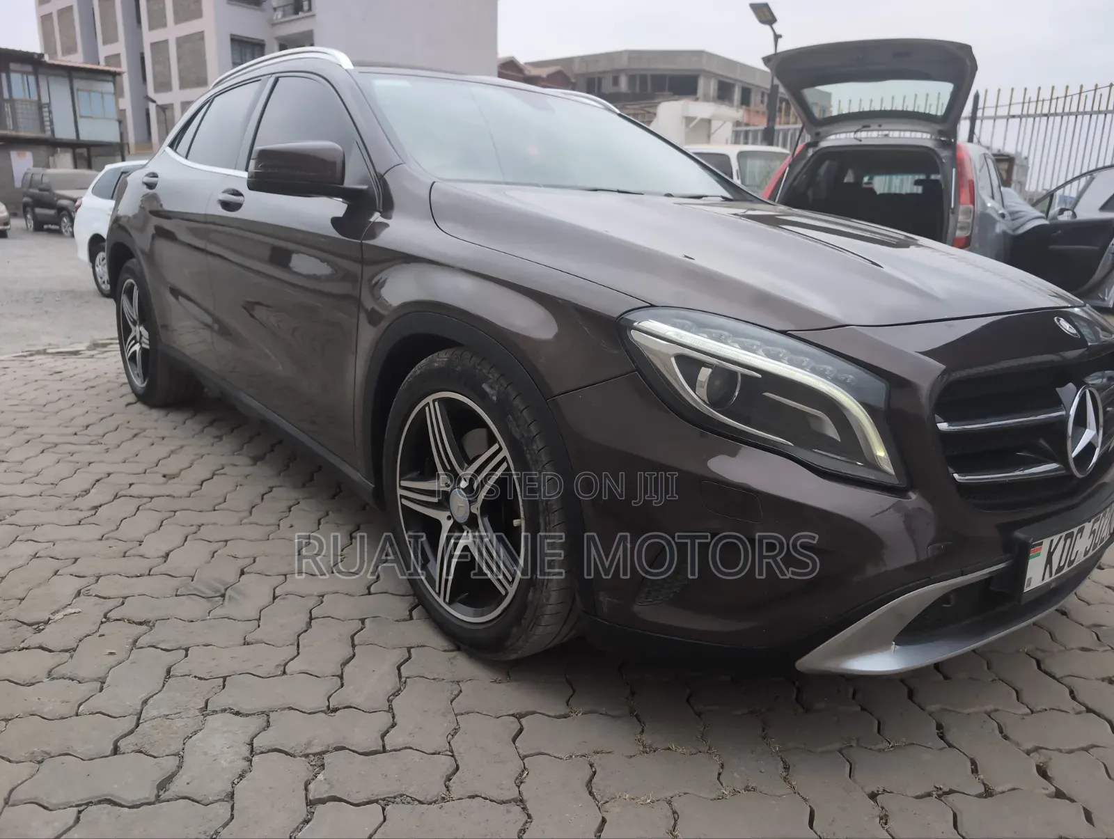 Mercedes-Benz GLA 250 2015 Brown