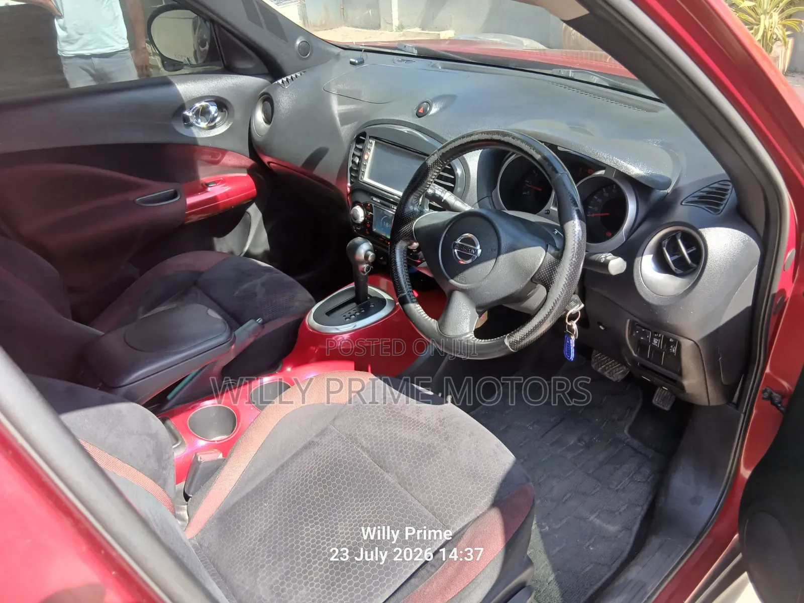 Nissan Juke 2011 Red