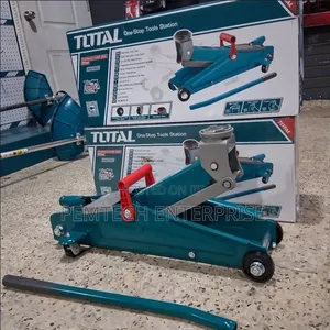 Total 3-Ton Hydraulic Floor Jack (Model THT10834