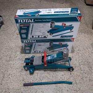 Heavy Duty TOTAL 3-Ton Hydraulic Floor Jack