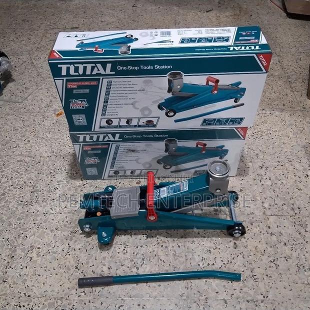 Heavy Duty TOTAL 3-Ton Hydraulic Floor Jack