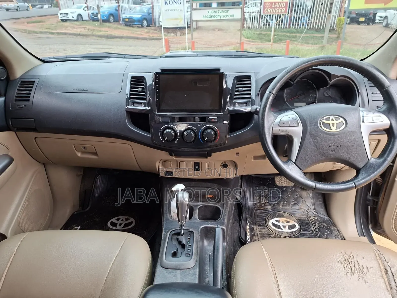 Toyota Hilux 2015 Gray