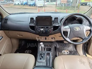 Toyota Hilux 2015 Gray