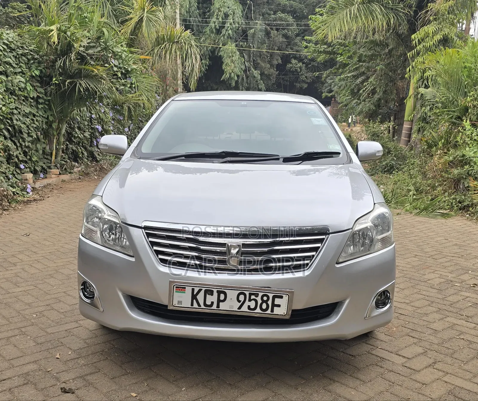Toyota Premio 2011 Silver