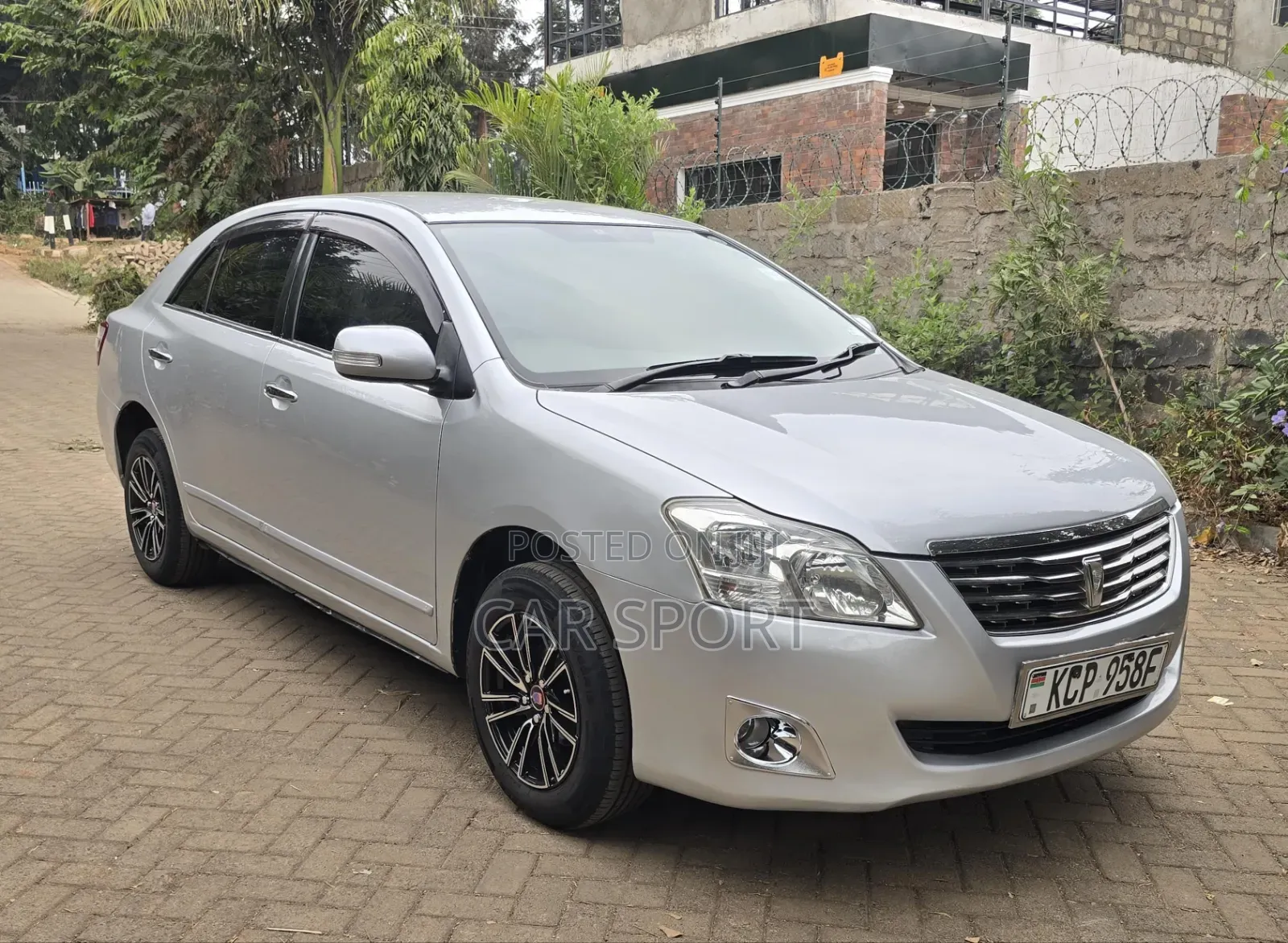Toyota Premio 2011 Silver
