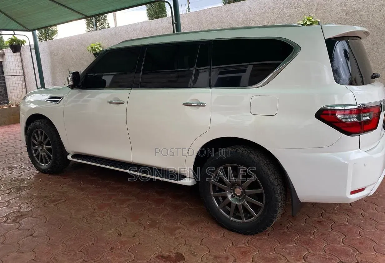 Nissan Patrol 2014 White