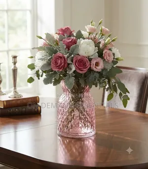 Lattice Waisted Glass Vase