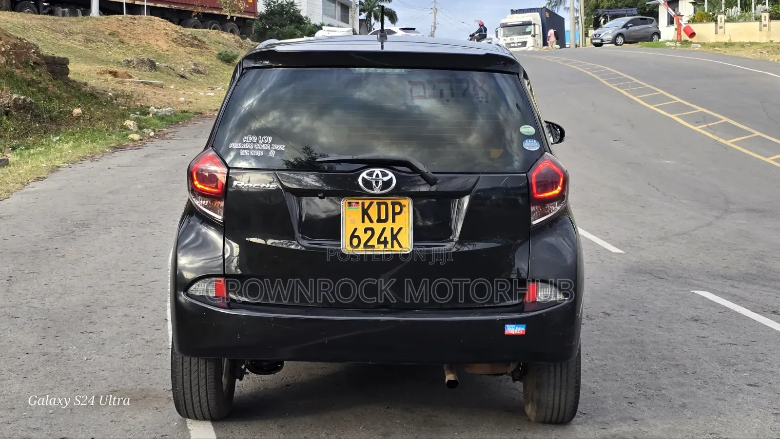 Toyota Ractis 2015 Black