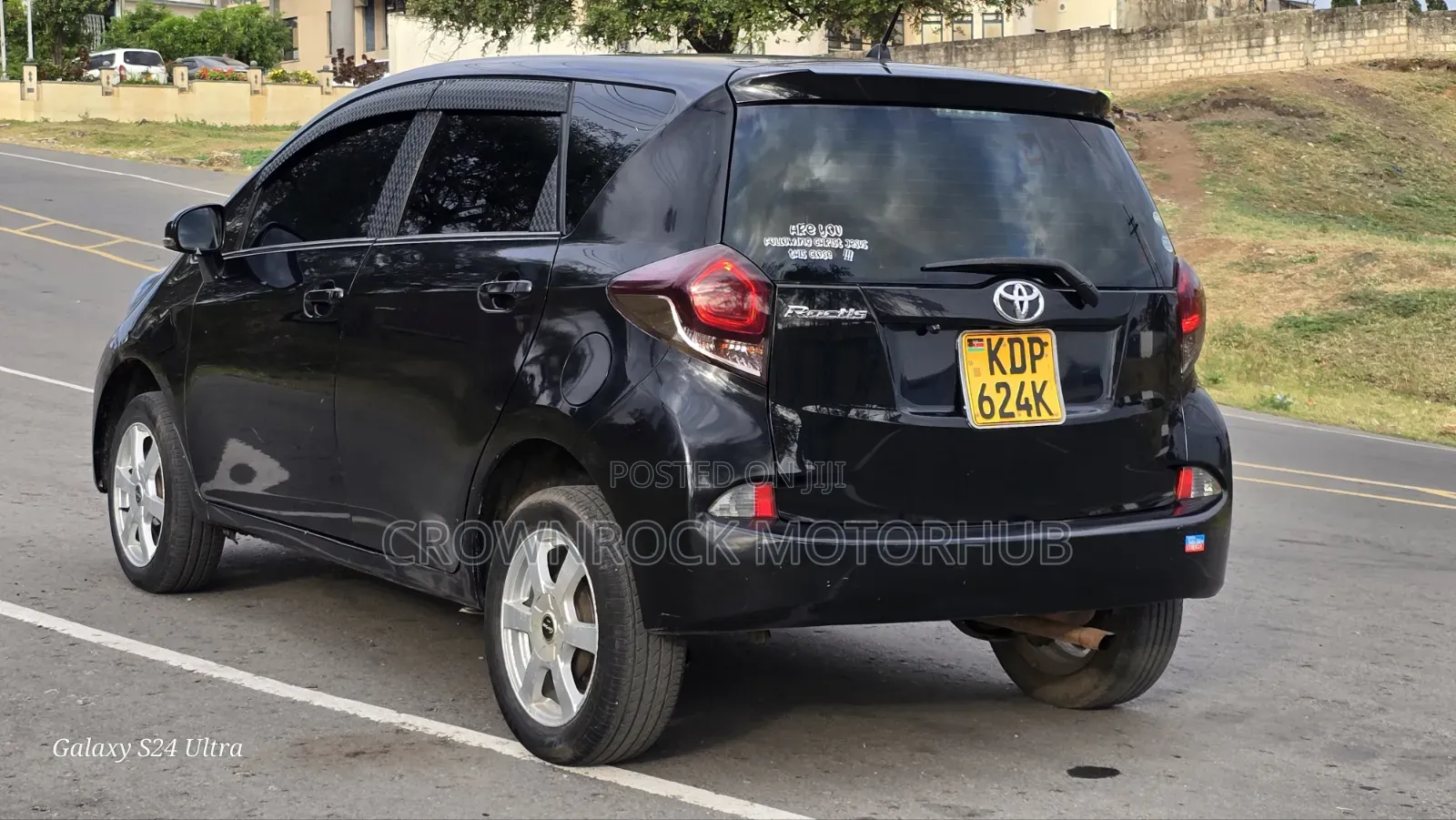Toyota Ractis 2015 Black