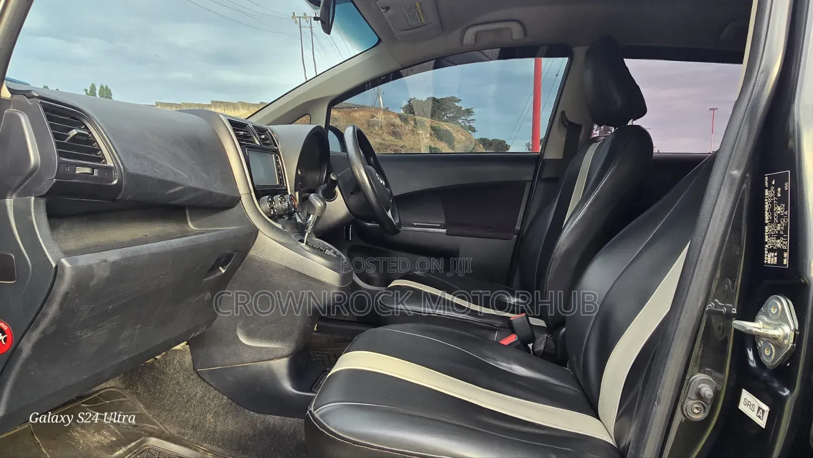 Toyota Ractis 2015 Black