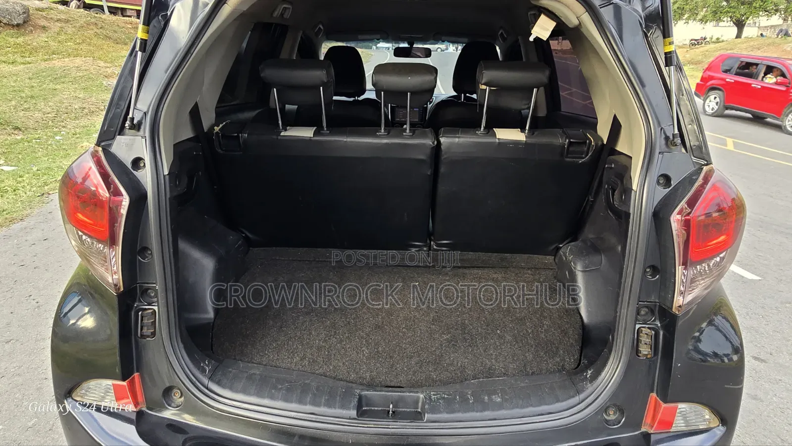 Toyota Ractis 2015 Black