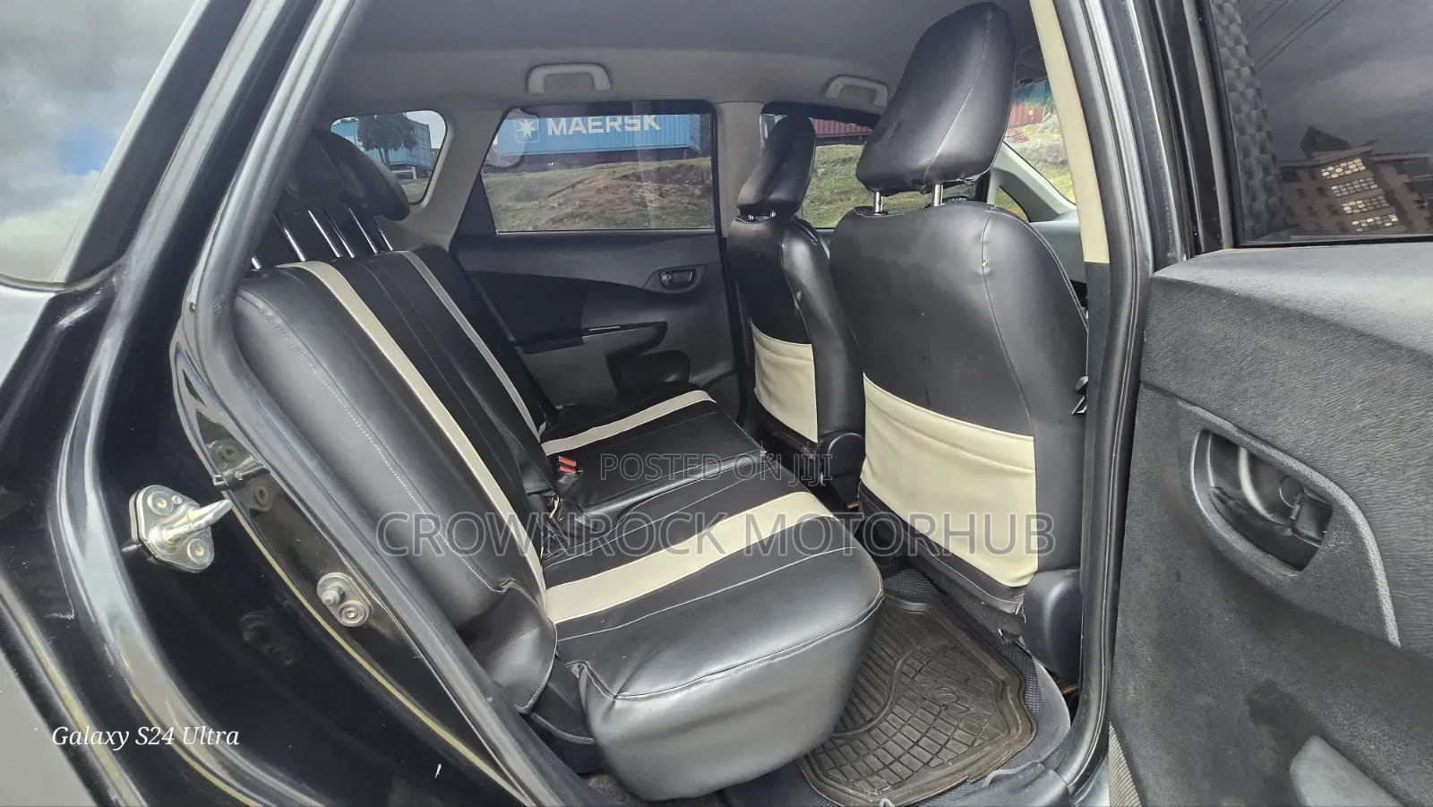 Toyota Ractis 2015 Black
