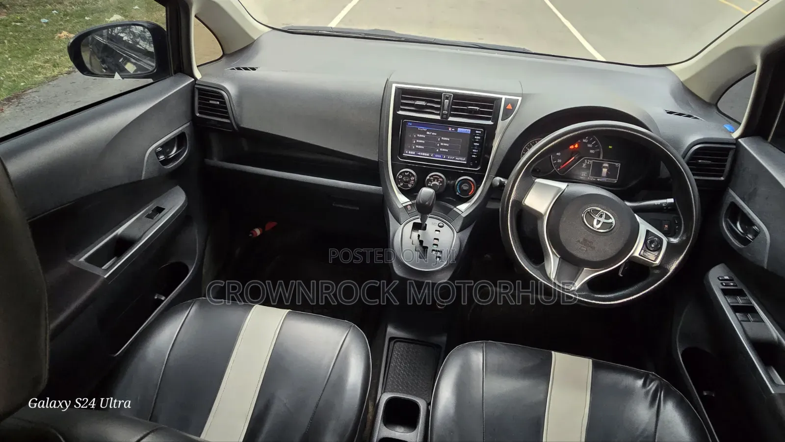 Toyota Ractis 2015 Black
