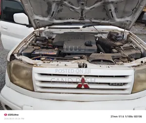 Mitsubishi Pajero 2000 White
