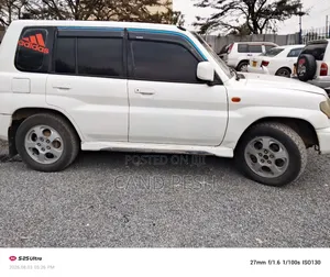 Mitsubishi Pajero 2000 White