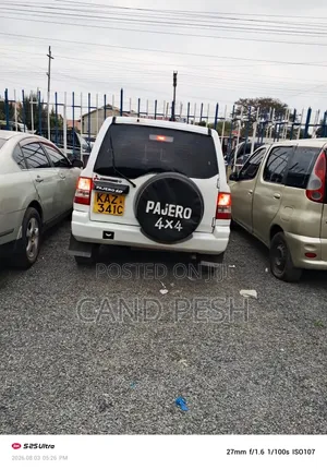Mitsubishi Pajero 2000 White