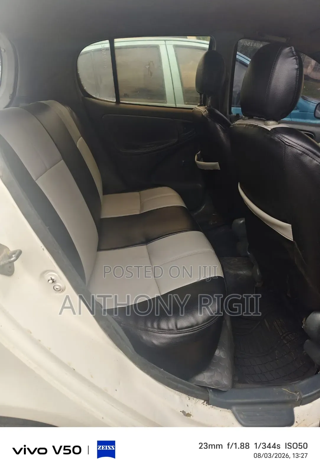 Toyota Vitz 2001 White
