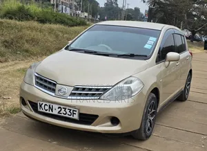 Nissan Tiida 2010 Gold
