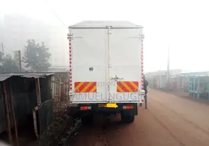 Isuzu NKR Truck