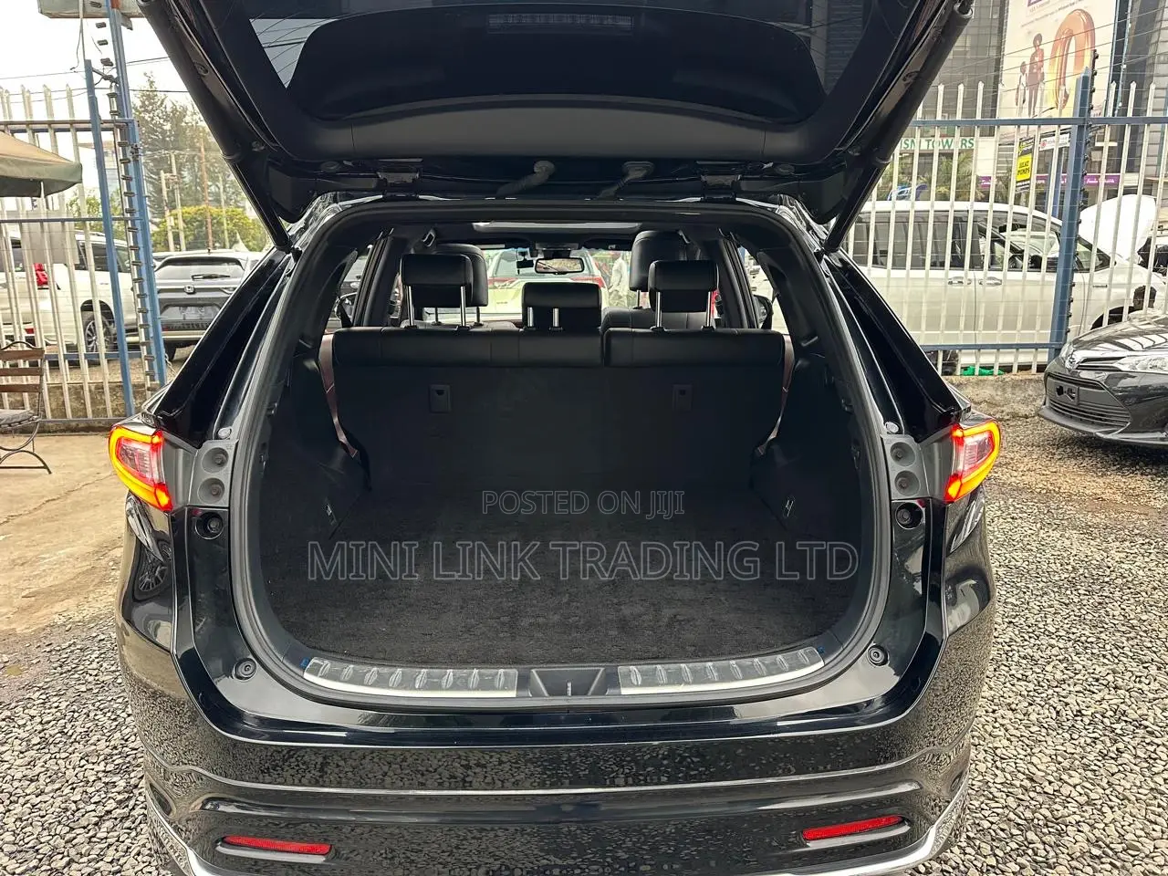 Toyota Harrier 2.0 2019 Black
