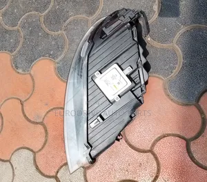 Volvo V40 Headlight Xenon 2014 Model
