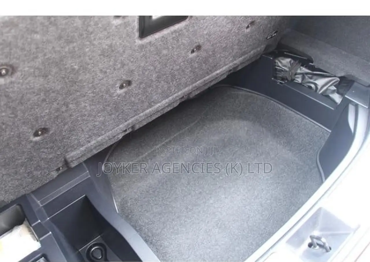 Toyota Harrier 2.0 2020 Black