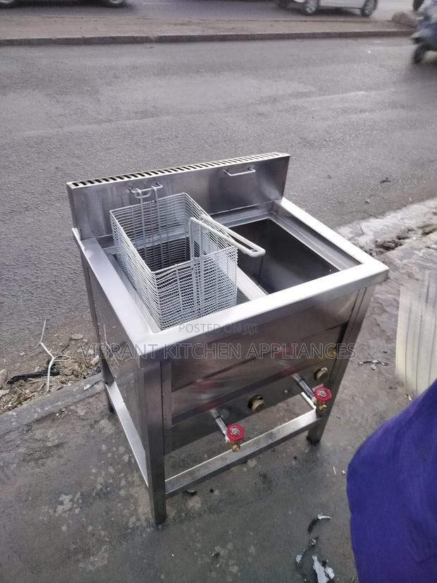 Commercial Gas Deep Fryer - thumbnail 3