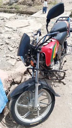 Honda CB 2021 Red