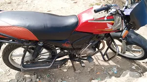 Honda CB 2021 Red