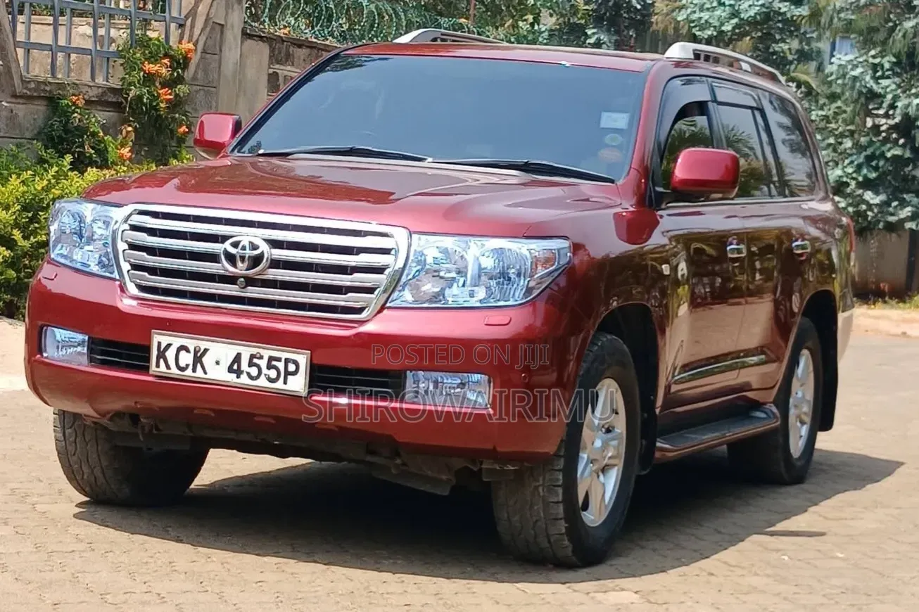 Toyota Land Cruiser 2010 Red