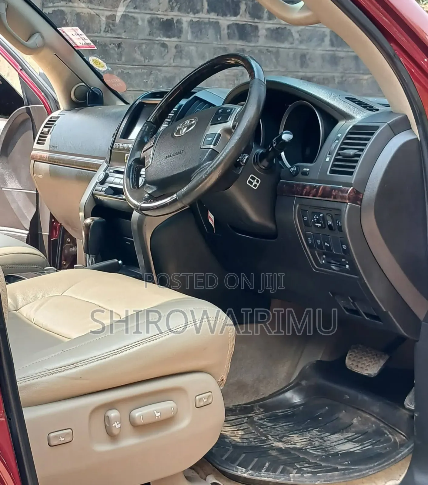 Toyota Land Cruiser 2010 Red