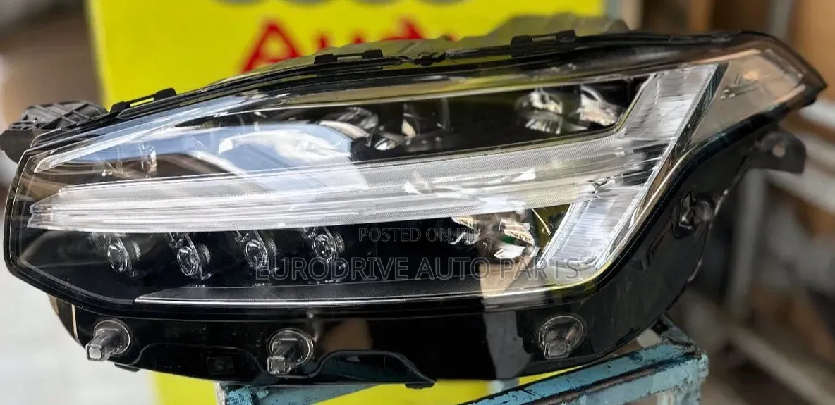 Volvo Xc90 Headlight 2018 Model