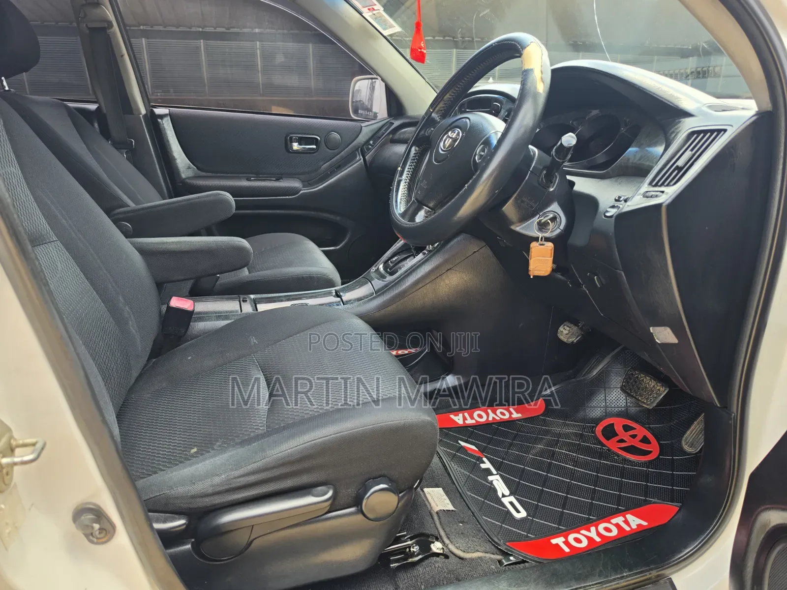 Toyota Kluger 2004 White