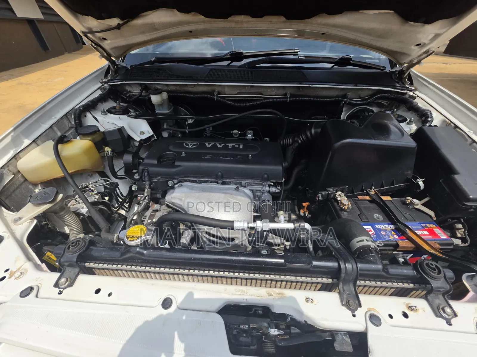 Toyota Kluger 2004 White