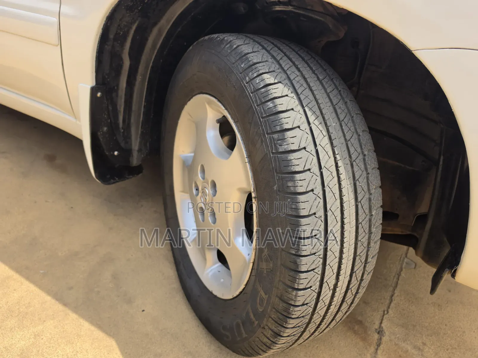 Toyota Kluger 2004 White