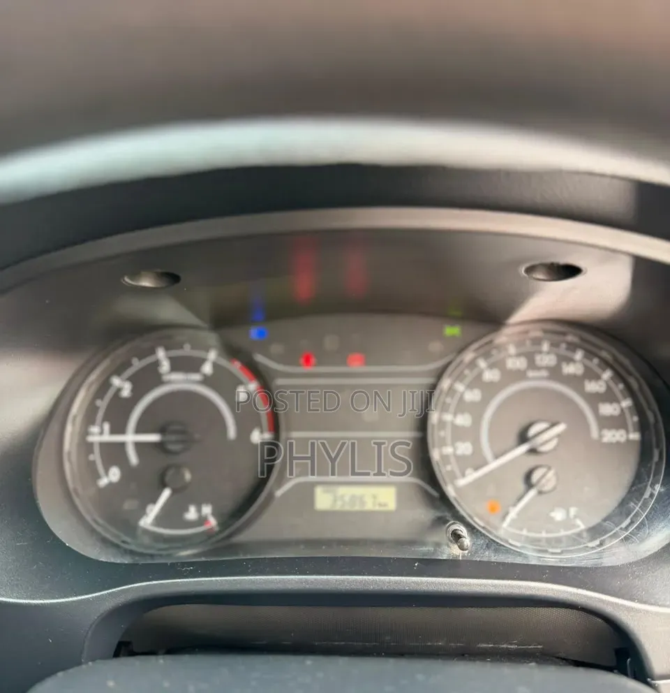 Toyota Hilux 2019 White