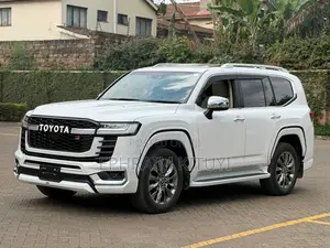 Toyota Land Cruiser 2023 White
