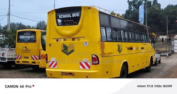 Isuzu Executive Bus 2000 Yellow - thumbnail 7