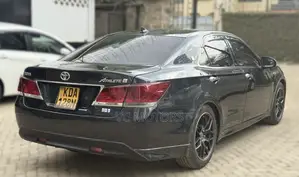 Toyota Crown 2013 Black