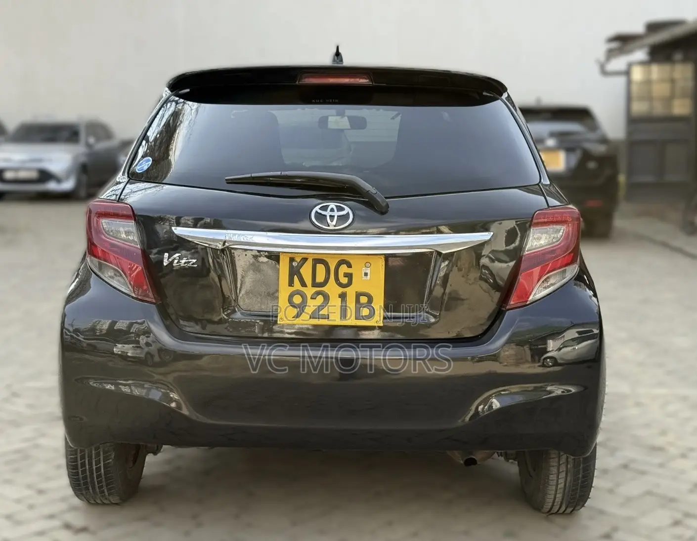 Toyota Vitz 1.0 FWD 3dr 2014 Black