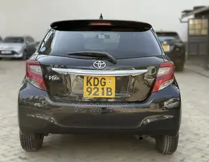 Toyota Vitz 1.0 FWD 3dr 2014 Black