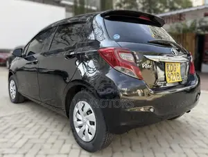 Toyota Vitz 1.0 FWD 3dr 2014 Black