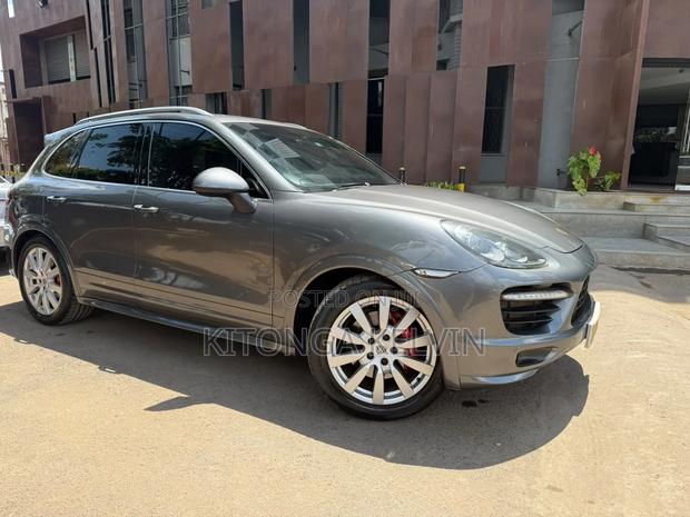 Porsche Cayenne - thumbnail 6