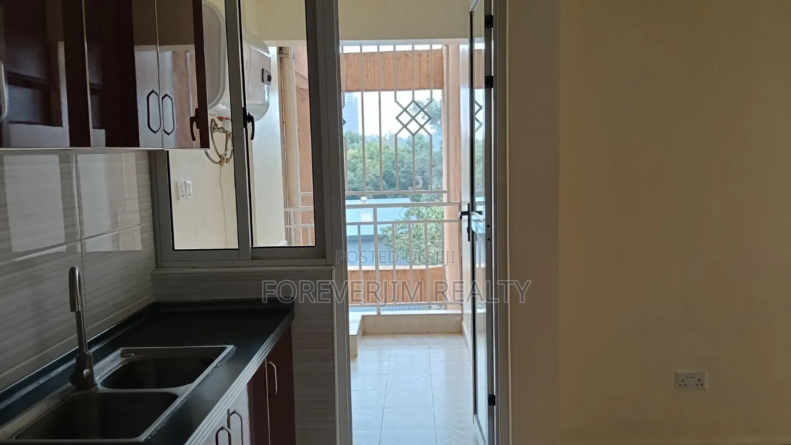 3bdrm Apartment in Wood Avenue, Kilimani for rent