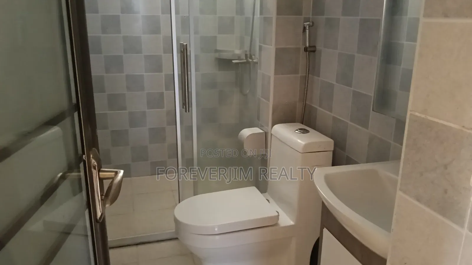 3bdrm Apartment in Wood Avenue, Kilimani for rent