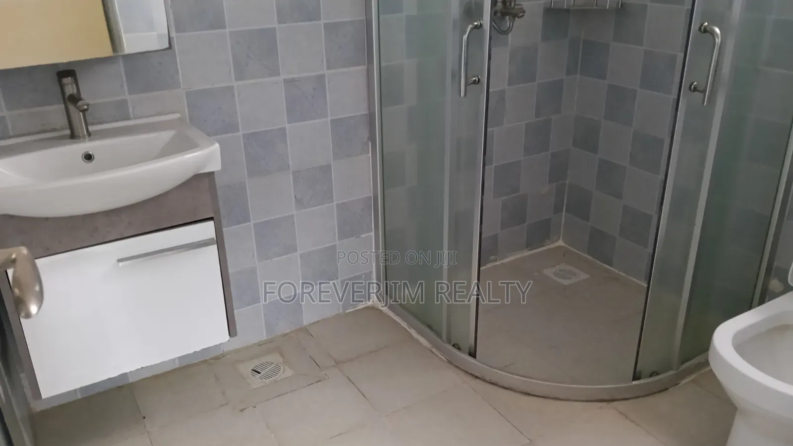 3bdrm Apartment in Wood Avenue, Kilimani for rent
