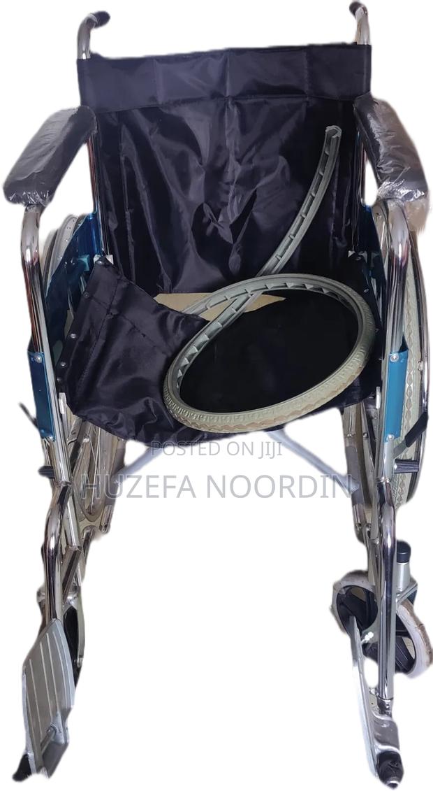 Standard Wheelchair - thumbnail 2