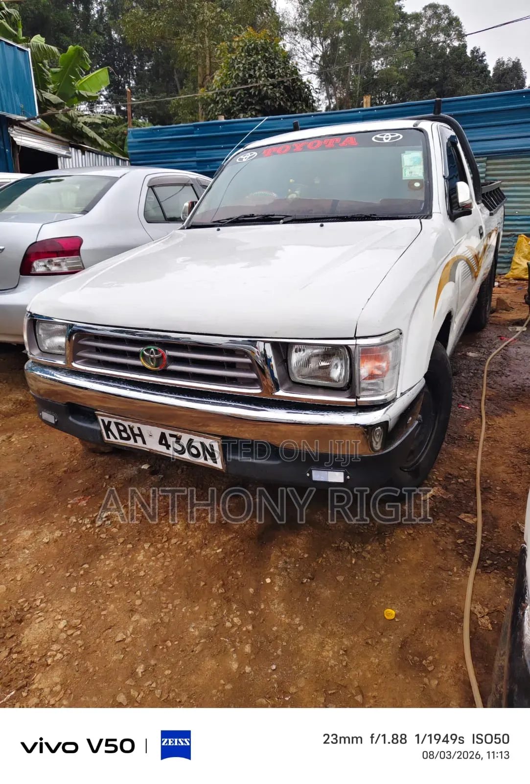 Toyota Hilux 2003 White