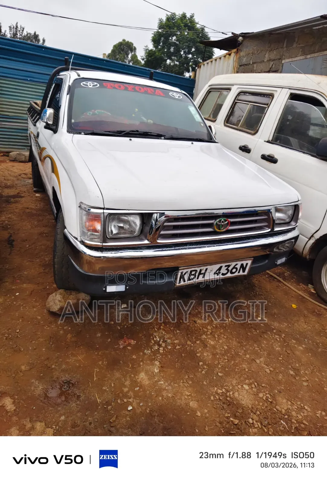 Toyota Hilux 2003 White